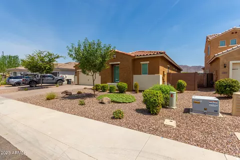 2443 E Runaway Bay Pl, Gilbert, AZ 85298 photo 3