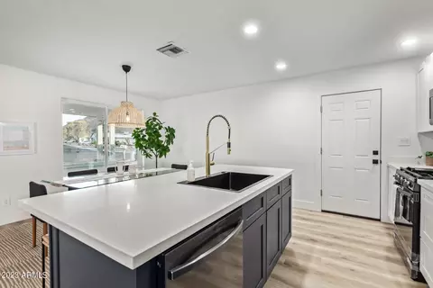 2208 E Paradise Dr, Phoenix, AZ 85028 photo 14