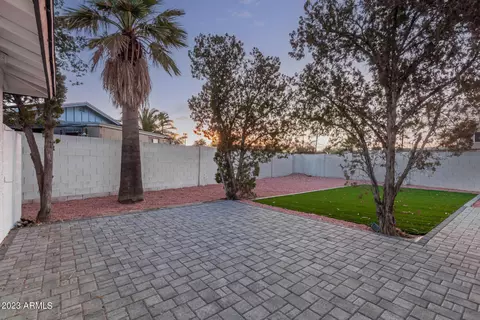 2208 E Paradise Dr, Phoenix, AZ 85028 photo 31