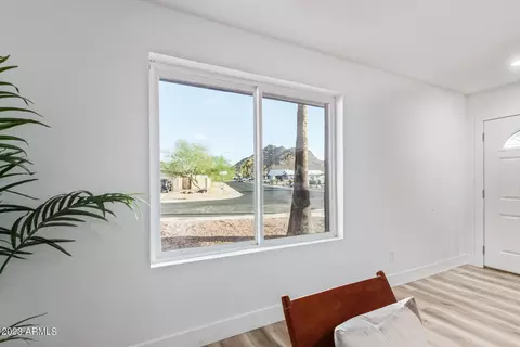 2208 E Paradise Dr, Phoenix, AZ 85028 photo 9