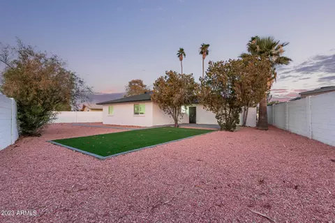 2208 E Paradise Dr, Phoenix, AZ 85028 photo 32
