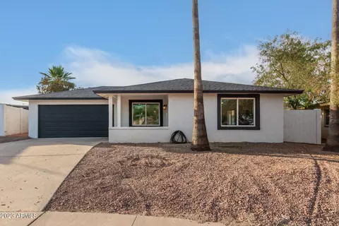 2208 E Paradise Dr, Phoenix, AZ 85028 photo 4