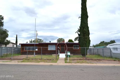 117 E Apache St, Huachuca City, AZ 85616
