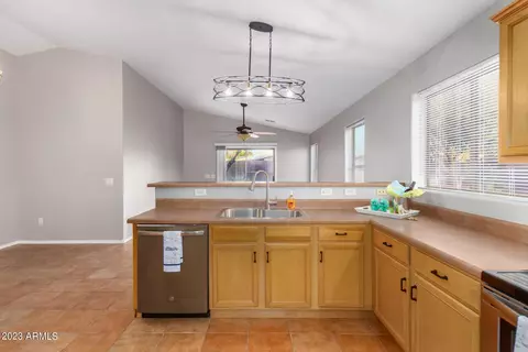 7727 S 20th Dr, Phoenix, AZ 85041 photo 13