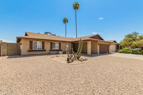 4631 W Golden Lane Ln, Glendale, AZ 85302