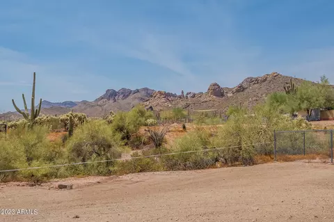 5045 N Cactus Rd, Apache Junction, AZ 85119 photo 2