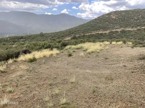 2 E Hawk Mountain Trl #-, Mayer, AZ 86333 photo 3