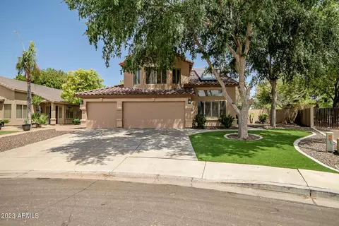 7402 W Aurora Dr, Glendale, AZ 85308