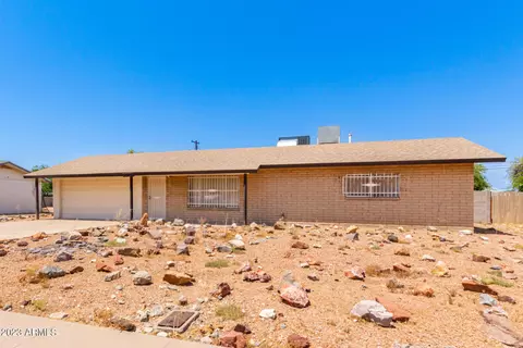 338 E La Mirada Dr, Phoenix, AZ 85042 photo 4