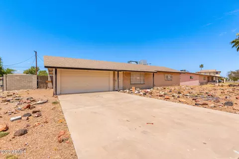 338 E La Mirada Dr, Phoenix, AZ 85042 photo 2