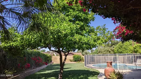 4202 N 55th Pl, Phoenix, AZ 85018 photo 12
