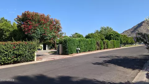 4202 N 55th Pl, Phoenix, AZ 85018 photo 2