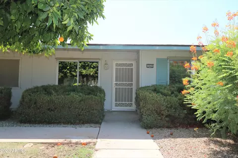 10602 W Coggins Dr, Sun City, AZ 85351