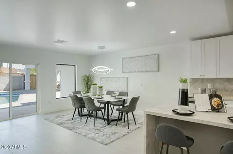 Dining - 2508 E Montecito Ave, Phoenix, AZ 85016 photo 1 of 2