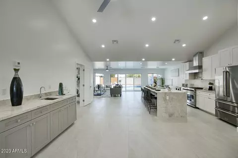 Kitchen - 2508 E Montecito Ave, Phoenix, AZ 85016 photo 2 of 6