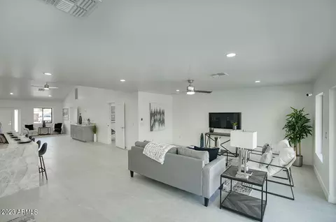Living - 2508 E Montecito Ave, Phoenix, AZ 85016 photo 3 of 5