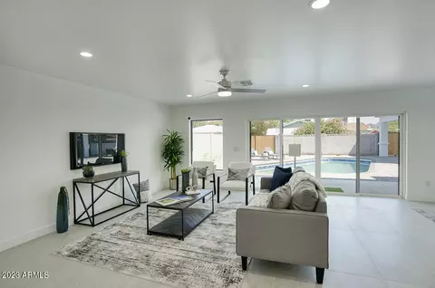 Living - 2508 E Montecito Ave, Phoenix, AZ 85016 photo 5 of 5