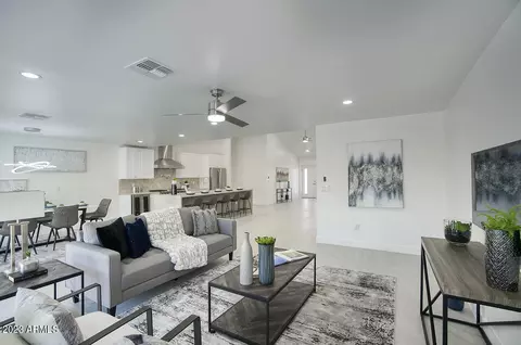 Living - 2508 E Montecito Ave, Phoenix, AZ 85016 photo 4 of 5