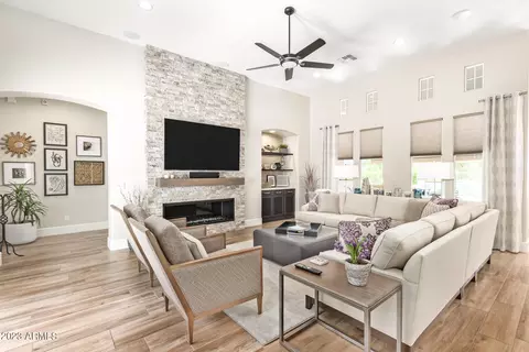 8316 E Tailfeather Dr, Scottsdale, AZ 85255
