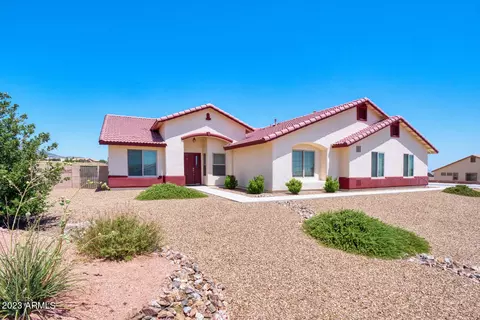 6233 E Saddlehorn Cir, Hereford, AZ 85615