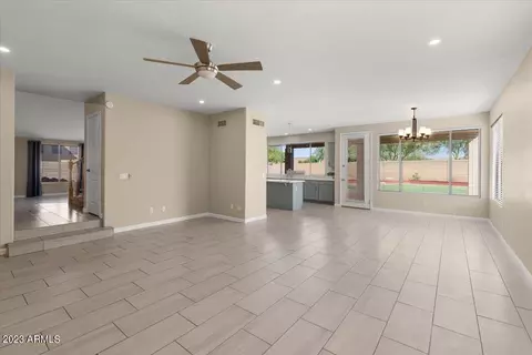 22011 N 43rd Pl, Phoenix, AZ 85050 photo 9