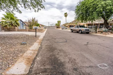 2435 E Tonto Ln, Phoenix, AZ 85050 photo 20