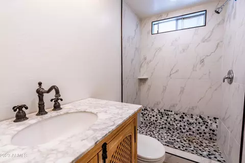 2435 E Tonto Ln, Phoenix, AZ 85050 photo 15