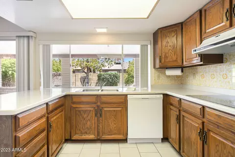 14029 N 39th Dr, Phoenix, AZ 85053 photo 3