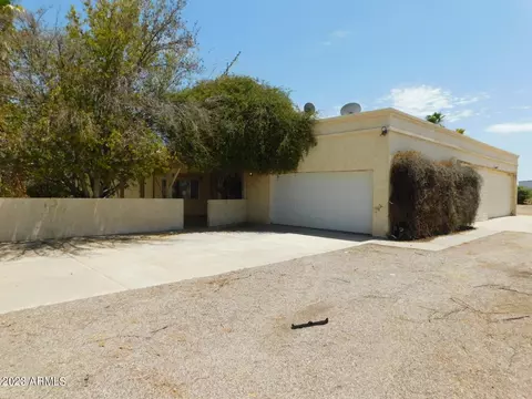51232 W Iver Rd, Aguila, AZ 85320