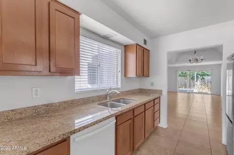 724 E Oxford Dr, Tempe, AZ 85283 photo 6