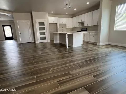 812 Euclid Ave, Phoenix, AZ 85042 photo 10