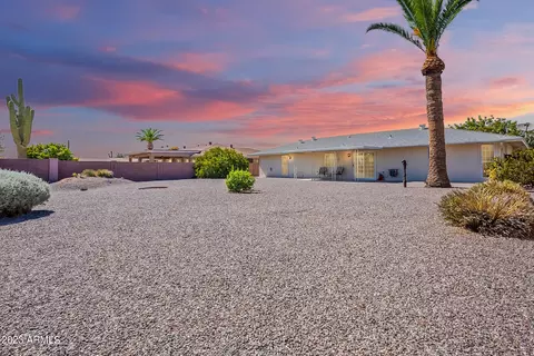 9713 W Oakstone Dr, Sun City, AZ 85351