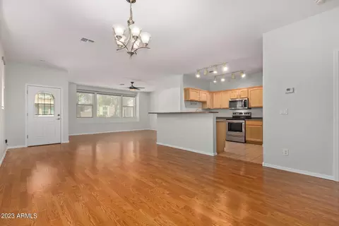 4359 E Selena Dr, Phoenix, AZ 85050 photo 2