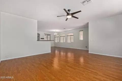4359 E Selena Dr, Phoenix, AZ 85050 photo 5