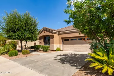 6859 S Pinehurst Dr, Gilbert, AZ 85298 photo 2