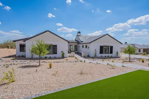 8311 E Regina Cir, Mesa, AZ 85207