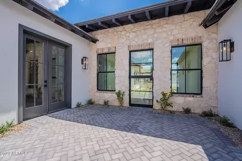 8311 E Regina Cir, Mesa, AZ 85207 photo 4