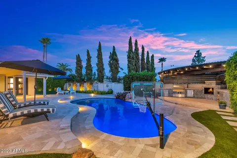 15 W Conrad Dr, Phoenix, AZ 85023