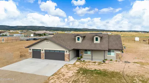 26175 N Vineyard Ln, Paulden, AZ 86334