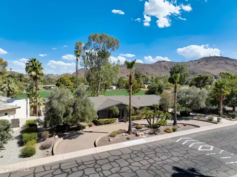 943 W Moon Valley Dr, Phoenix, AZ 85023