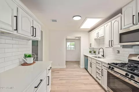 1009 E Narramore Ave, Buckeye, AZ 85326 photo 2