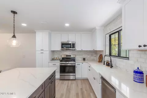 1009 E Watson Dr, Tempe, AZ 85283 photo 3