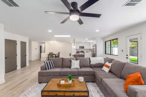 1009 E Watson Dr, Tempe, AZ 85283 photo 8