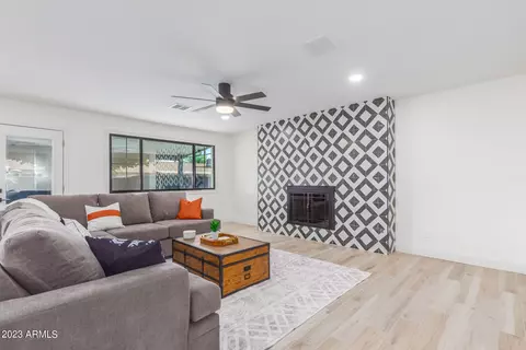 1009 E Watson Dr, Tempe, AZ 85283 photo 6