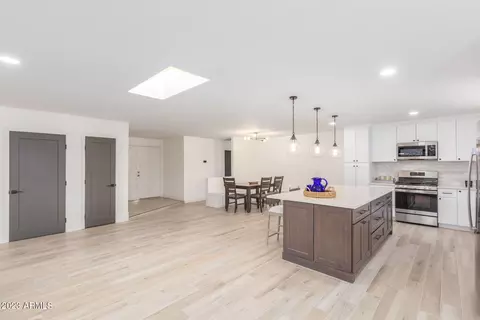 1009 E Watson Dr, Tempe, AZ 85283 photo 9