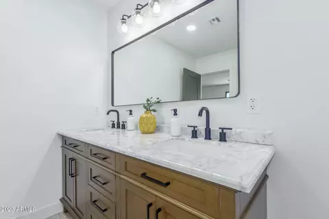 1009 E Watson Dr, Tempe, AZ 85283 photo 14