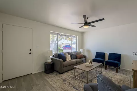 8917 W Heatherbrae Dr, Phoenix, AZ 85037 photo 5
