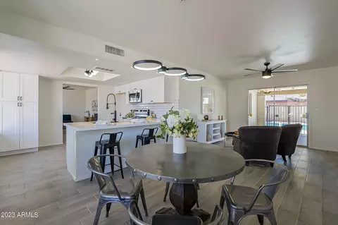 8917 W Heatherbrae Dr, Phoenix, AZ 85037