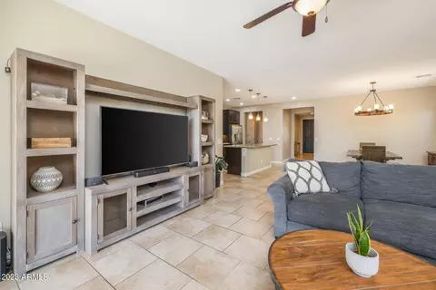 1937 E Hazeltine Way, Gilbert, AZ 85298 photo 4