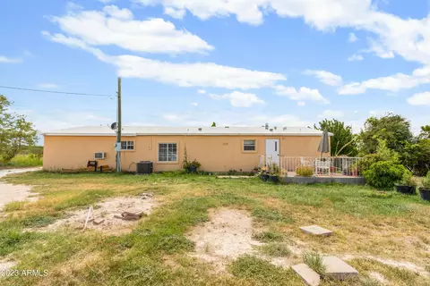 5890 S Grasshopper Ln, Hereford, AZ 85615